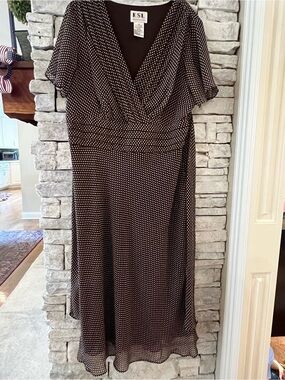 KSL Black and White Polka Dot Midi Dress with V-Neck